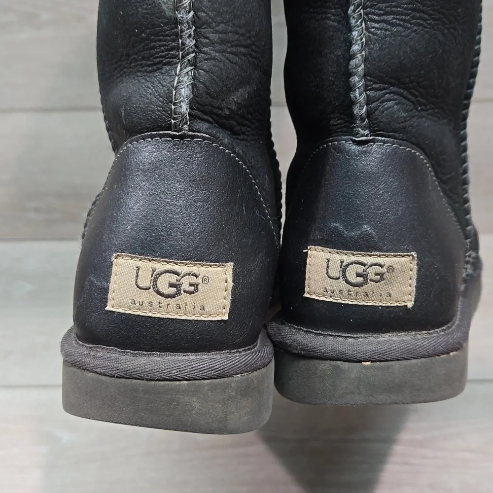 Ugg Australia Women Classic Tall 5823 Leather Sheepskin Boots shoes sz 8